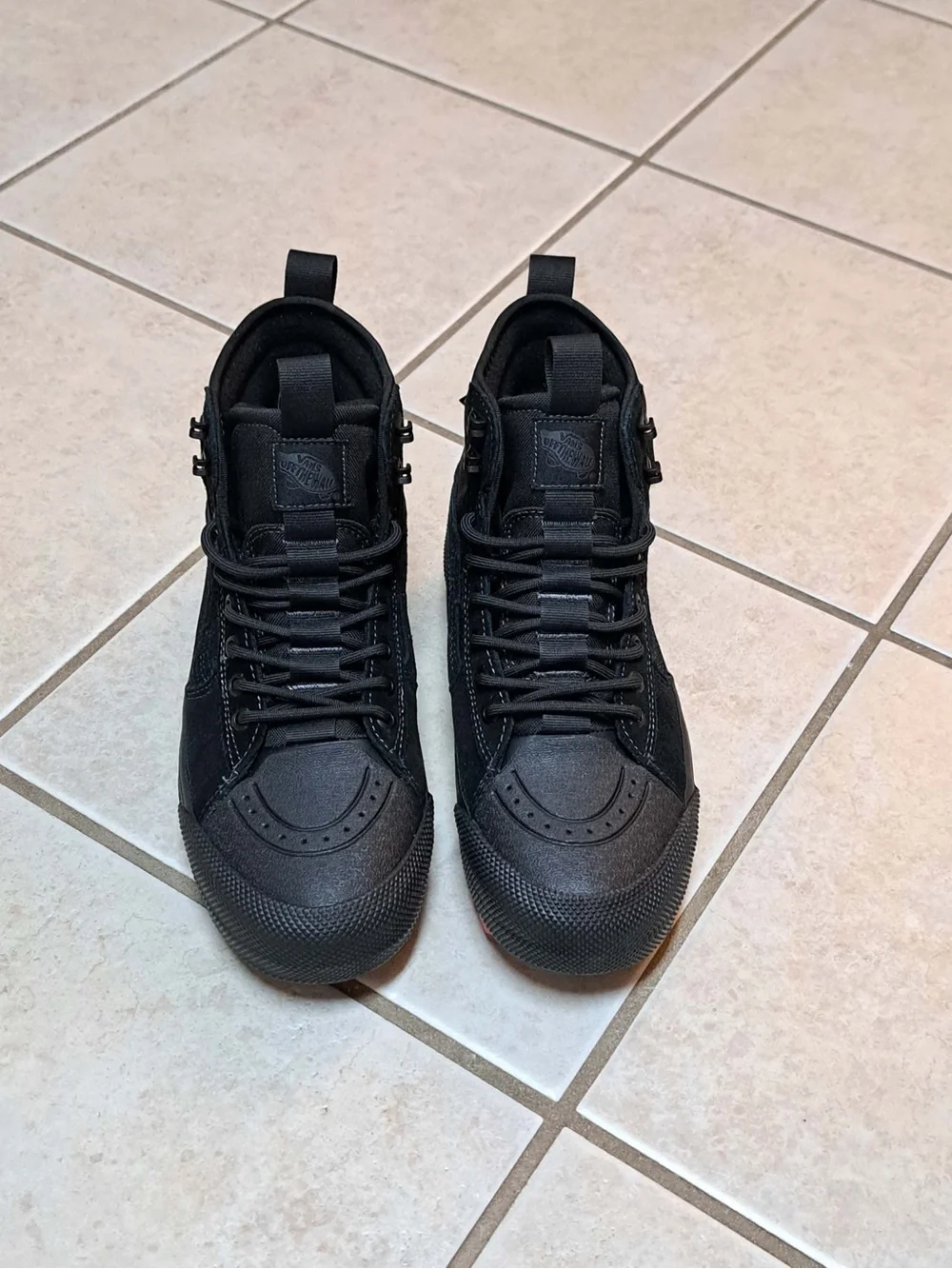 Vans Sk8-Hi GORE-TEX Insulated Shoe - Triple Black